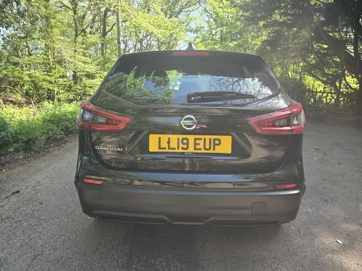 Used Nissan Qashqai Acenta Premium 115 HP (84 kW) 2019 Black SUV