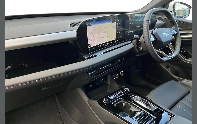 Used Audi Q6 e-tron S-Line 225 kW (306 HP) 2024 White SUV