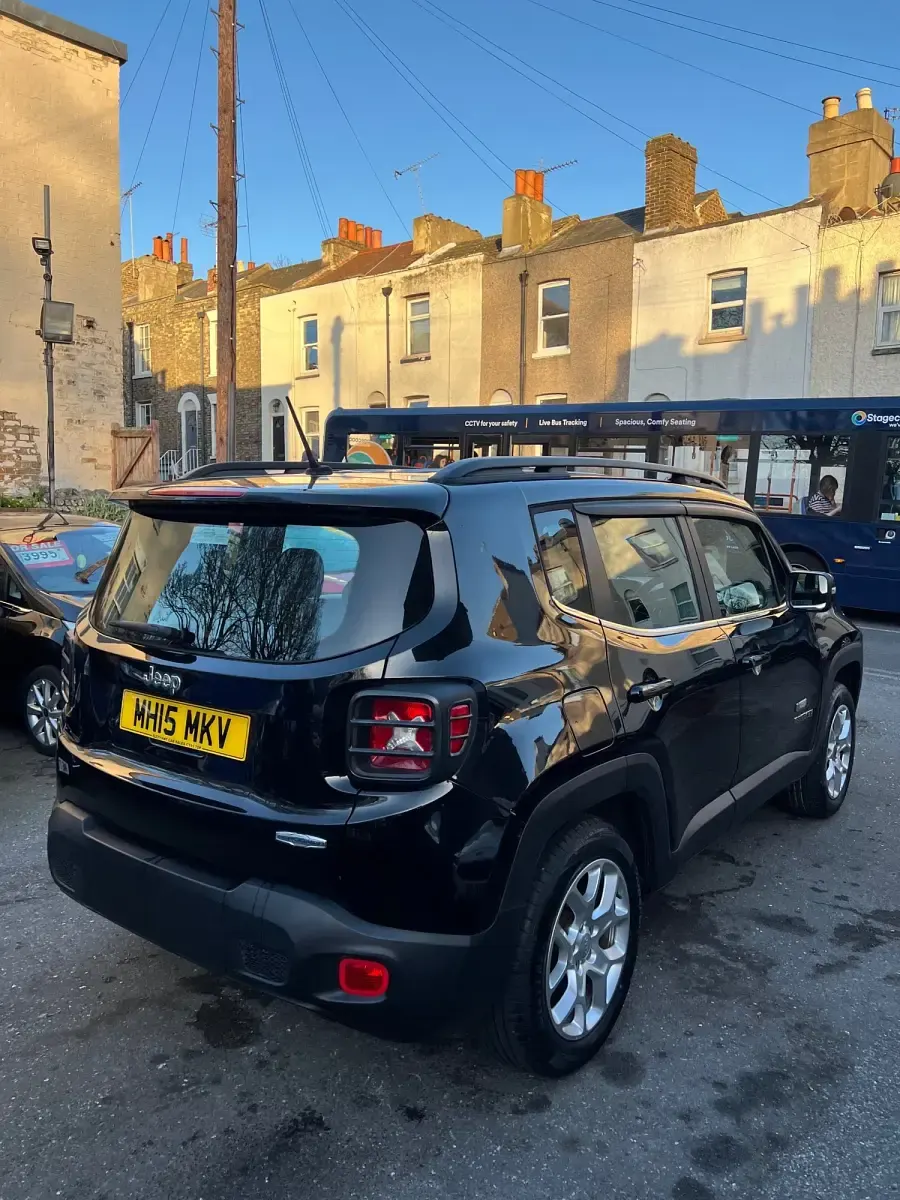Usado Jeep Renegade Longitude 140 CV (102 kW) 2015 Negro SUV