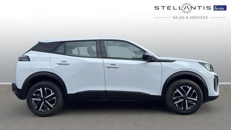 Begagnad Peugeot 2008 Active 100 HK (73 kW) 2023 Vit SUV