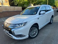 White Used 2019 Mitsubishi Outlander P-HEV Estate | £11,995 (Super price)