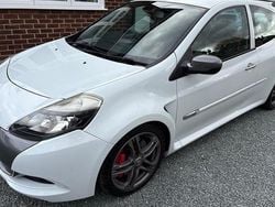 Used 2009 Renault Clio II Hatchback | £7,500 (Expensive)