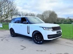 White Used 2023 Land Rover Range Rover HSE SUV | £87,950 (Fair price)