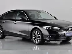 Crystal black Used 2025 Honda Civic Elegance Hatchback | £27,625 (Super price)