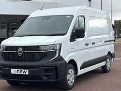 Solid mineral white New 2025 Renault Master Van | £26,290 (Fair price)