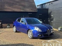 Blue Used 2014 Alfa Romeo Giulietta Distinctive Hatchback | £7,500 (Good price)