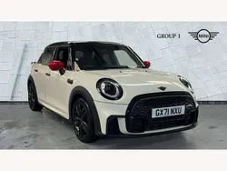 White Used 2021 Mini Cooper Hatch Hatchback | £17,750 (Expensive)