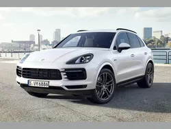 White Used 2022 Porsche Cayenne Platinum Edition SUV | £66,990 (Expensive)