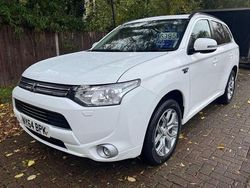 White Used 2015 Mitsubishi Outlander P-HEV Estate | £6,995 (Fair price)