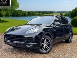 Black Used 2016 Porsche Cayenne SUV | £19,950 (Fair price)