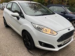 White Used 2013 Ford Fiesta Zetec Hatchback | £3,895 (Fair price)