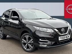 Black Used 2018 Nissan Qashqai N-Connecta SUV | £9,904 (Fair price)