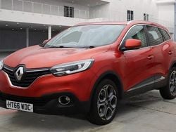 Red Used 2017 Renault Kadjar Dynamique SUV | £9,295 (Fair price)