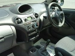 Used 2002 Toyota Yaris Hatchback | £1,390 (Fair price)