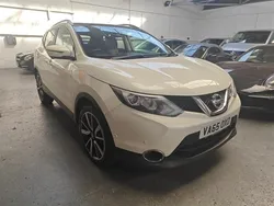 White Used 2016 Nissan Qashqai S SUV | £10,490 (Good price)