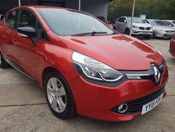 Red Used 2015 Renault Clio IV Dynamique Hatchback | £3,690 (Fair price)
