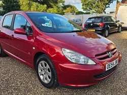 Red Used 2005 Peugeot 307 Hatchback | £995 (Fair price)