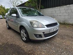 Silver Used 2007 Ford Fiesta Zetec Hatchback | £500 (Fair price)