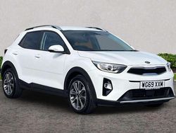 White Used 2019 Kia Stonic 3 SUV | £13,875 (Fair price)