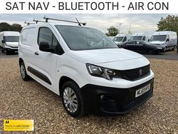 White Used 2019 Peugeot Partner MPV | £6,990 (Fair price)