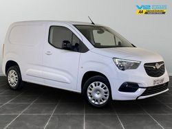 White Used 2023 Vauxhall Combo S MPV | £10,895 (Super price)