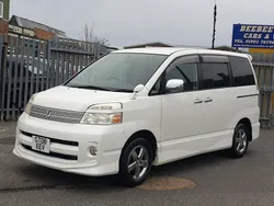 White Used 2022 Toyota Voxy MPV | £5,495