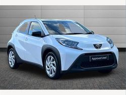 White Used 2023 Toyota Aygo X PURE SUV | £15,295