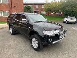 Black Used 2014 Mitsubishi L200 Pickup | £6,997 (Fair price)