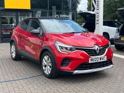 Flame red Used 2022 Renault Captur Iconic SUV | £12,995 (Fair price)
