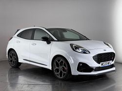 White Used 2023 Ford Puma ST Hatchback | £18,950 (Good price)
