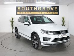 White Used 2017 VW Touareg R-line SUV | £16,038 (Super price)