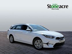 White New 2025 Kia Ceed Sportswagon Estate | £18,395 (Good price)