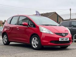 Red Used 2010 Honda Jazz ES Hatchback | £4,395 (Fair price)