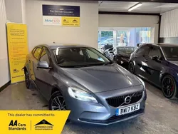 Blue Used 2017 Volvo V40 Momentum Estate | £5,645 (Fair price)