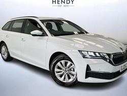 Moon white metallic Used 2025 Skoda Octavia SE Technology Estate | £21,499 (Fair price)