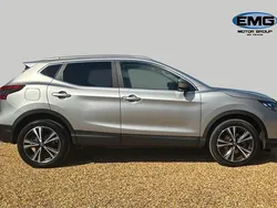 Grey Used 2018 Nissan Qashqai N-Connecta SUV | £14,555 (Fair price)