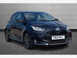 Black Used 2021 Toyota Yaris Hybrid Design Hatchback | £17,350 (Fair price)