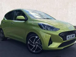 Green New 2025 Hyundai i10 Premium Hatchback | £18,590 (Fair price)