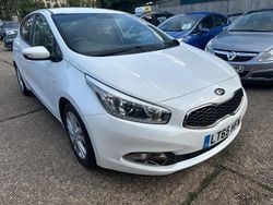 White Used 2015 Kia Ceed 2 Hatchback | £3,995 (Fair price)