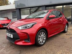 Scarlett red Used 2023 Toyota Yaris Hybrid Play Hatchback | £17,990 (Good price)