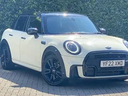 White Used 2022 Mini Cooper Hatch Hatchback | £17,999 (Expensive)