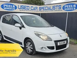 White Used 2011 Renault Scénic III MPV | £2,375 (Fair price)