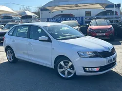 White Used 2015 Skoda Rapid SE Hatchback | £6,199 (Fair price)