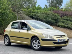 Yellow Used 2002 Peugeot 307 Hatchback | £695 (Fair price)