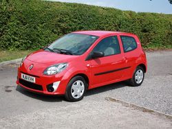 Red Used 2011 Renault Twingo Hatchback | £3,295 (A bit pricey)
