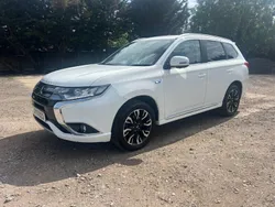 White Used 2018 Mitsubishi Outlander P-HEV Estate | £10,950 (Good price)