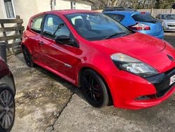 Red Used 2010 Renault Clio II Hatchback | £4,990 (Fair price)