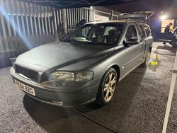 Grey Used 2004 Volvo V70 SE Estate | £2,000 (Fair price)