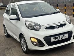White Used 2011 Kia Picanto 2 Hatchback | £5,295 (Fair price)