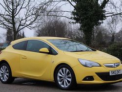 Yellow Used 2013 Vauxhall Astra GTC SRi Coupe | £3,990 (Fair price)